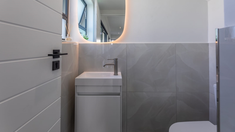 4 Bedroom Property for Sale in Sandown Western Cape